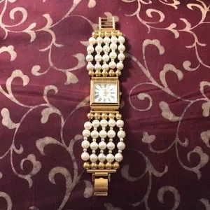 Vanity Fair | Accessories | Vanity Fair Faux Pearl Bracelet  display picture 3